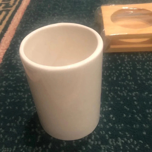 3 pc bathroom set /new with tags/white and gold - Picture 3 of 4